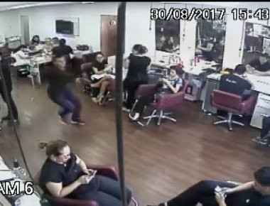 Βραζιλία: Κάμερες ασφαλείας καταγράφουν εν ψυχρώ δολοφονία κουρέα